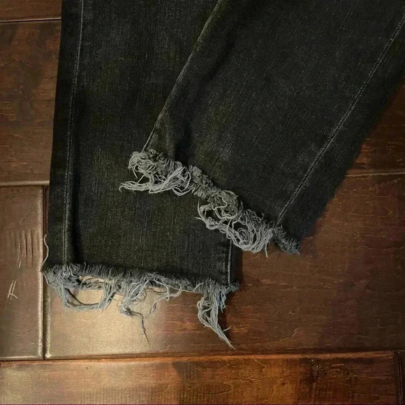 Abercrombie & Fitch Jeans w/ Distressed Bottom - Picture 4 of 6